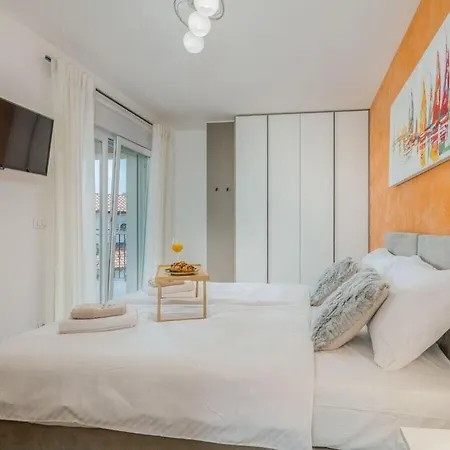 Lusarci Comfortable Villa *